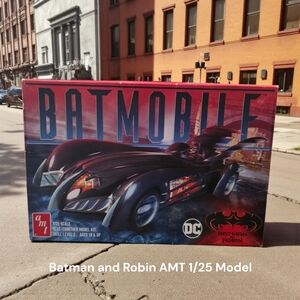 AMT Batman & Robin DC Batmobile Glue-Together Model Kit Car 1/25